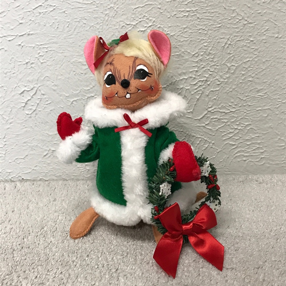 Annalee Snowflake Girl Mouse Doll 8in Green White Christmas Wreath 2016 601416